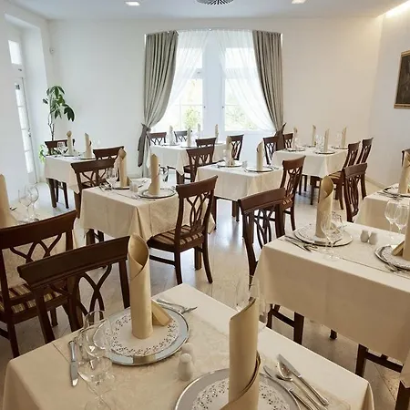 Rimske Terme - Zdraviliski Dvor Rimske Toplice